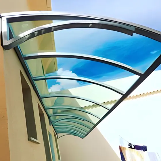 Toldo policarbonato compacto
